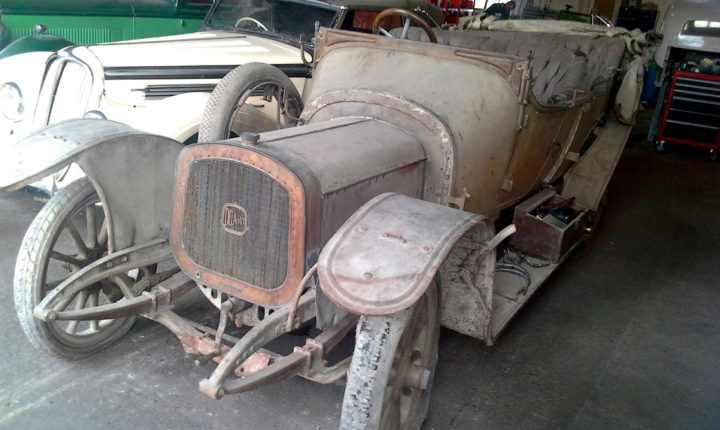 Exemples de restauration de voitures anciennes Castels Automobile, tolier  formeur